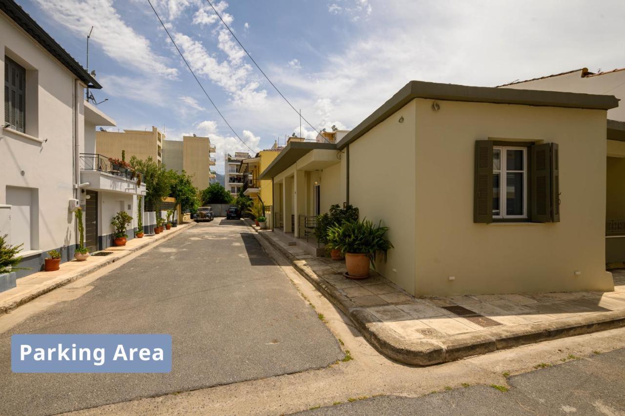 Tinas Home - Kalamata Mediterranean Villas エクステリア 写真