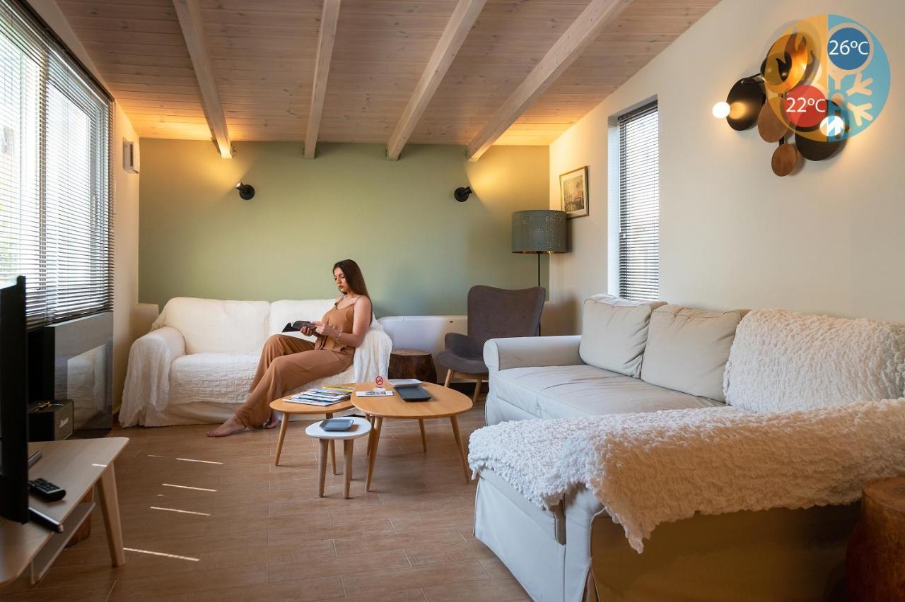 Tinas Home - Kalamata Mediterranean Villas エクステリア 写真